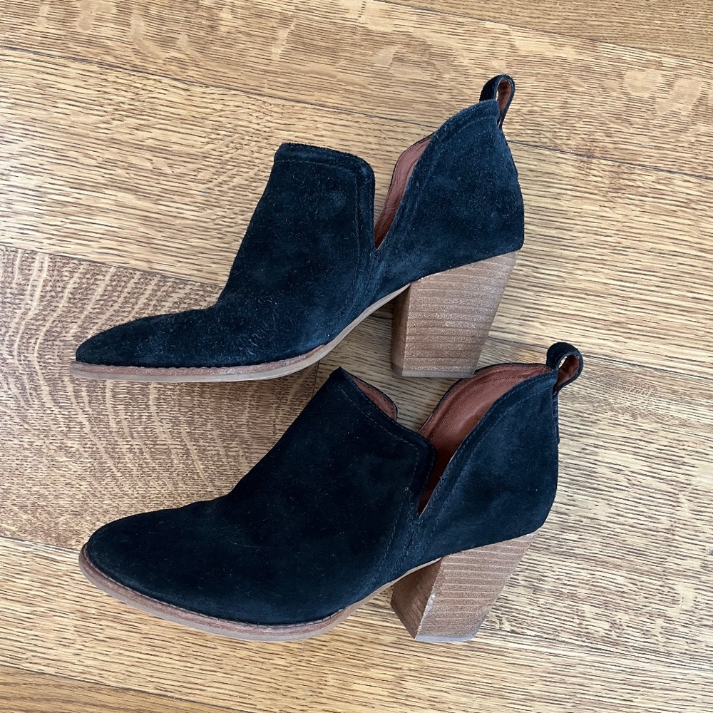 Jeffrey Campbell black suede, “Rosalie” booties size 9